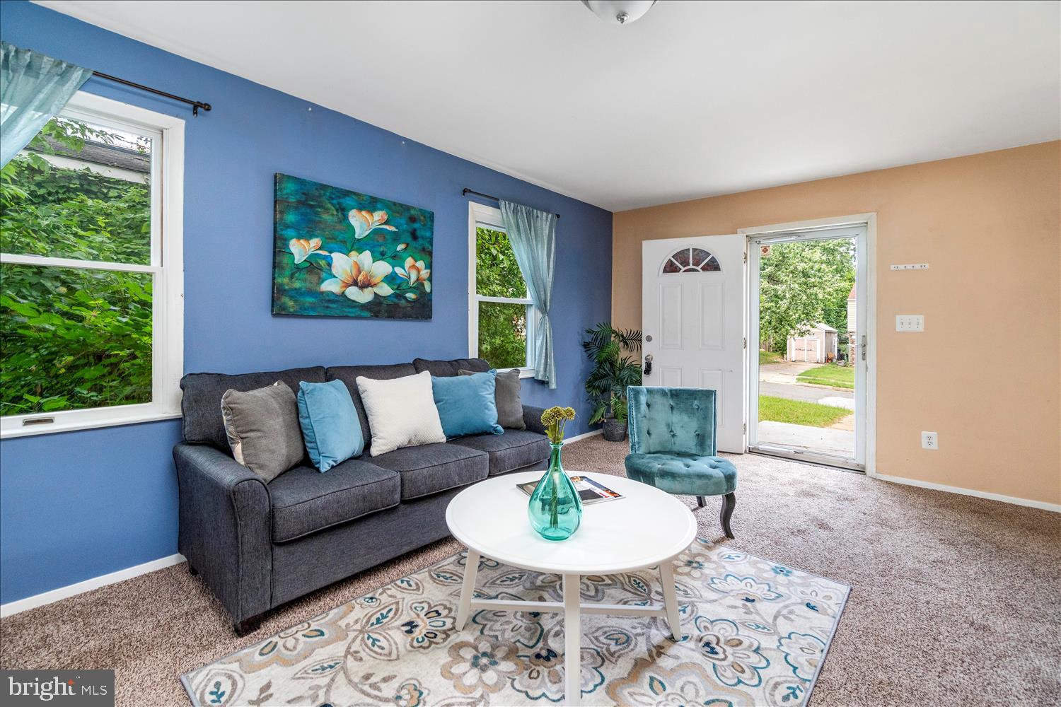 1235 Seven Oaks Road Baltimore, MD 21227 - Photo 8 of 27 Welcoming Area with Natural Light