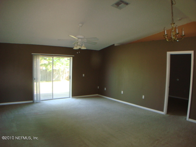 GATHERING ROOM