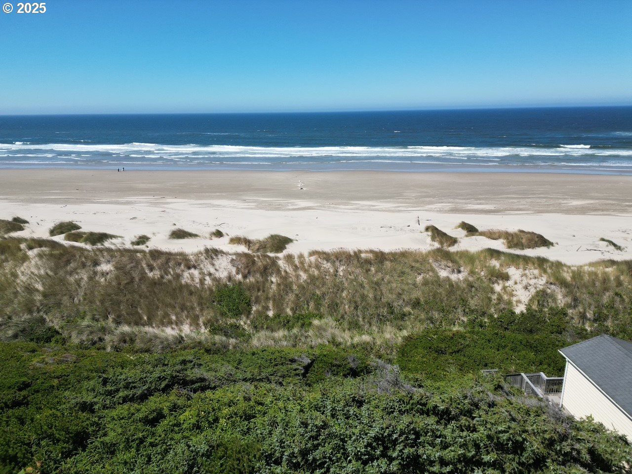 88632 3rd Avenue Florence, OR 97439 - Photo 10 of 43 a view of an ocean and beach