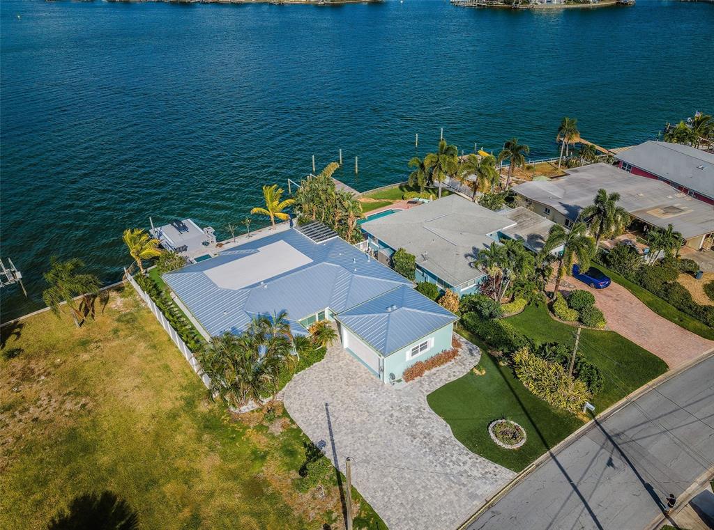 492 20th Avenue Indian Rocks Beach, FL 33785 - Photo 5 of 62 Gallery Image 5