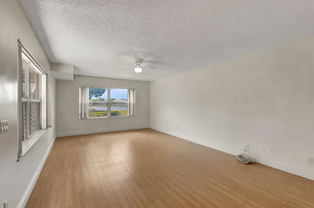 $2,300 | 4004 Medford Court, Boynton Beach, FL 33436