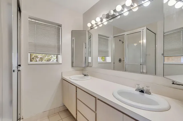 $2,300 | 4004 Medford Court, Boynton Beach, FL 33436