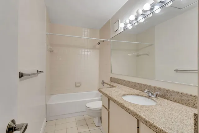 $2,300 | 4004 Medford Court, Boynton Beach, FL 33436