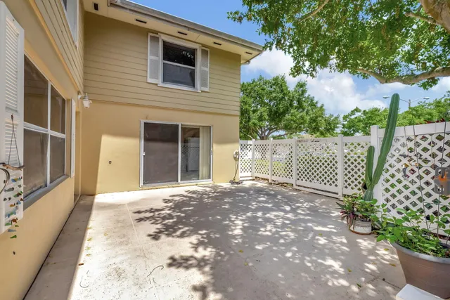 $2,300 | 4004 Medford Court, Boynton Beach, FL 33436