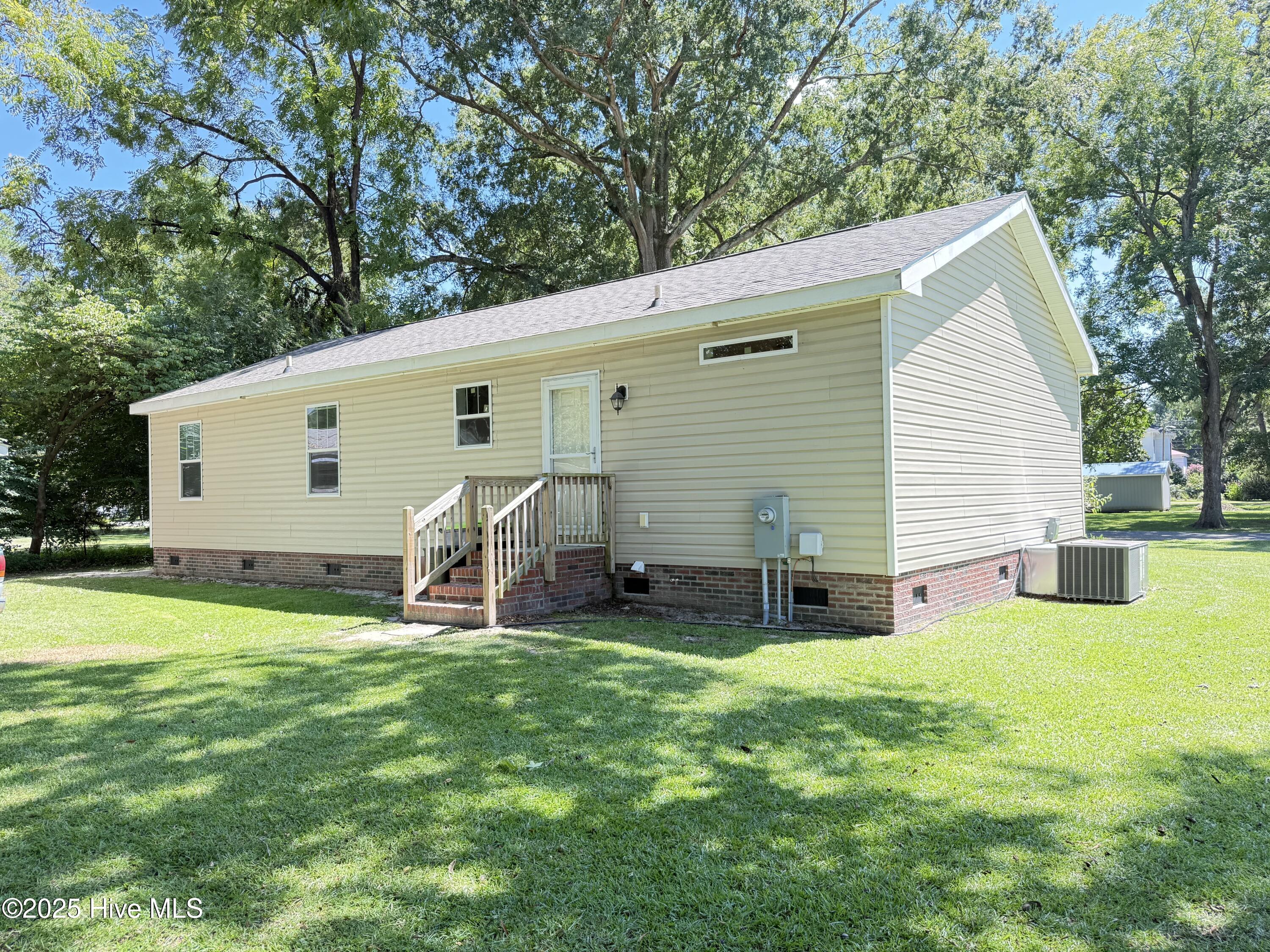 310 West Goshen Street Faison, NC 28341 - Photo 24 of 27 IMG_3745