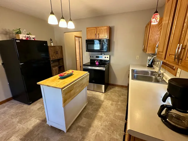 $195,000 | 109 1st Avenue Northwest, New London, MN 56273