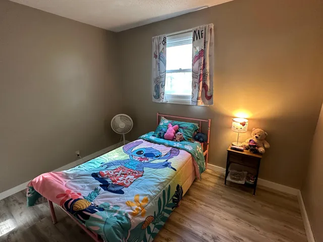 $195,000 | 109 1st Avenue Northwest, New London, MN 56273