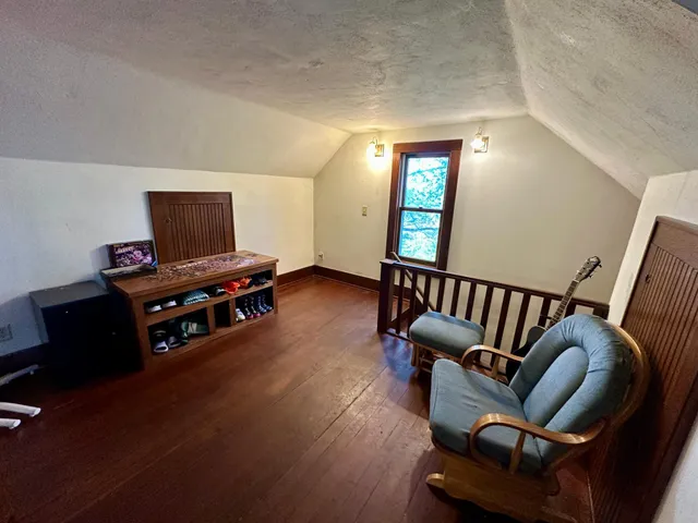 $195,000 | 109 1st Avenue Northwest, New London, MN 56273