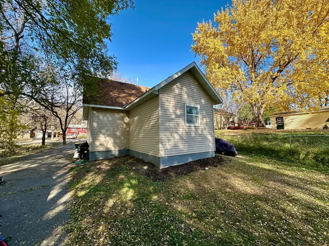 $195,000 | 109 1st Avenue Northwest, New London, MN 56273