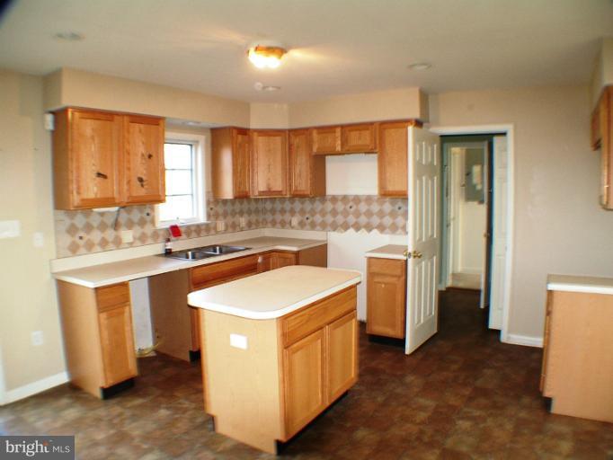 2373 Reliance Road Middletown, VA 22645 - Photo 8 of 30 Kitchen