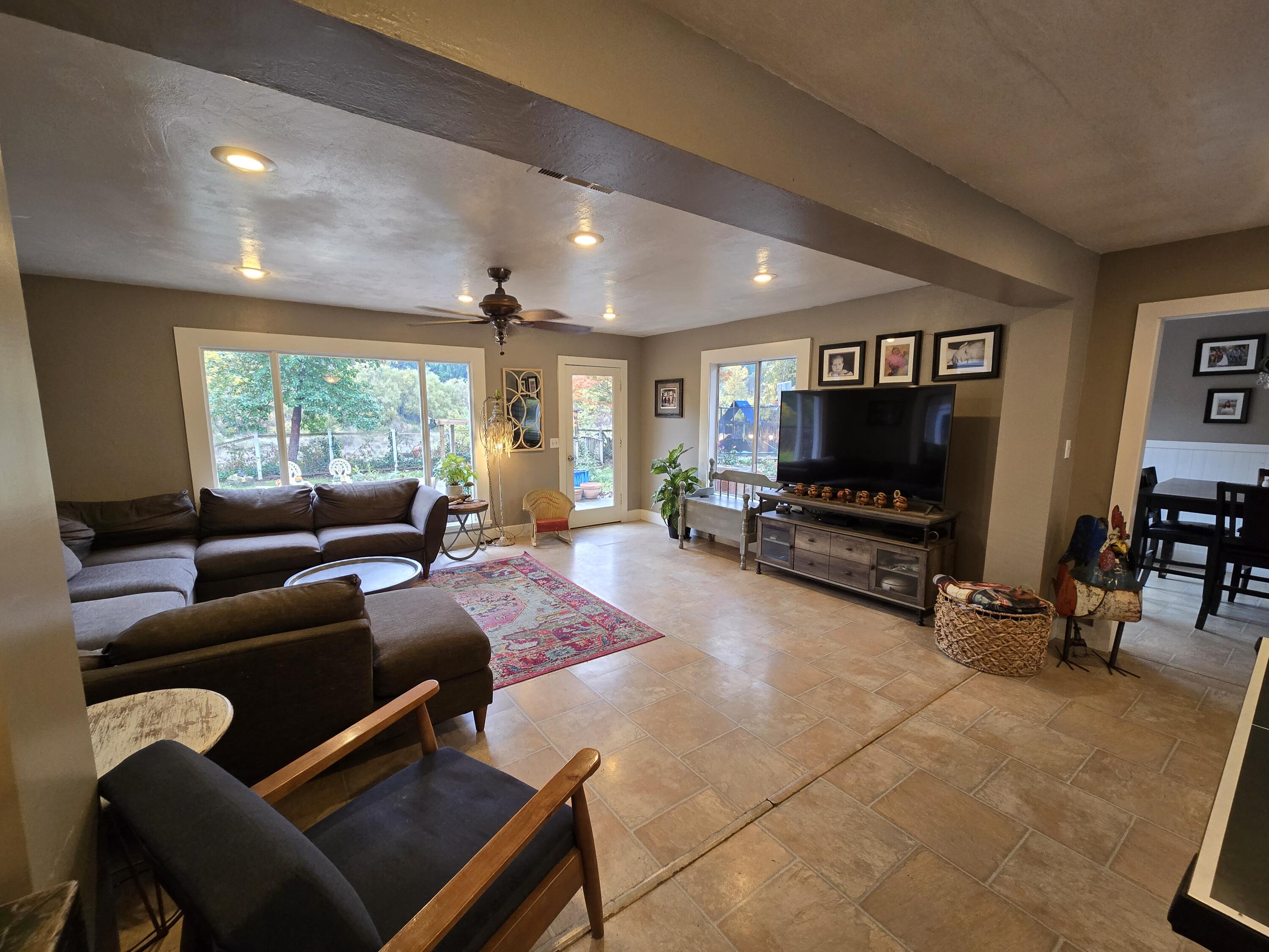 376 Riverview Road Garberville, CA 95542 - Photo 7 of 45 20241119_122044