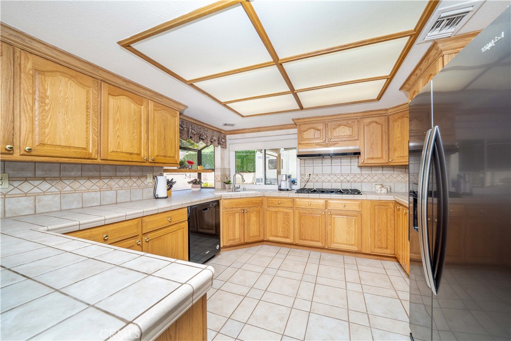 4267 Roxbury Street Simi Valley, CA 93063 - Photo 14 of 49