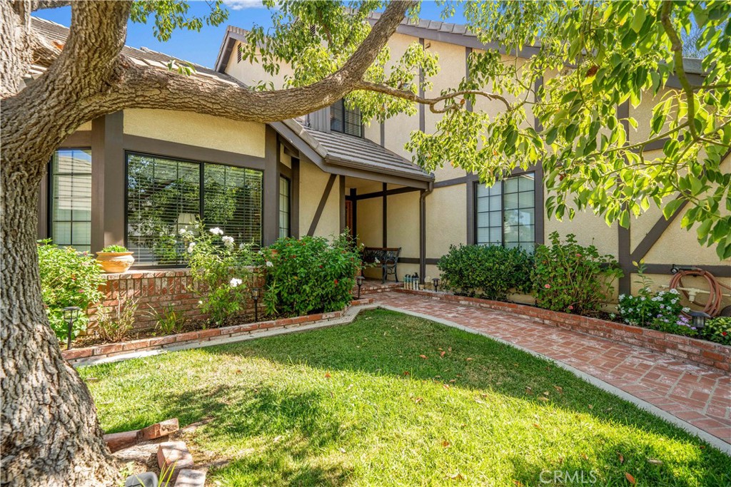 4267 Roxbury Street Simi Valley, CA 93063 - Photo 5 of 49