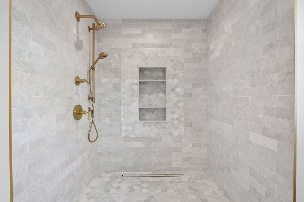 81 Sagamore Street Hamilton, MA 01982 - Photo 22 of 37 a bathroom with a shower