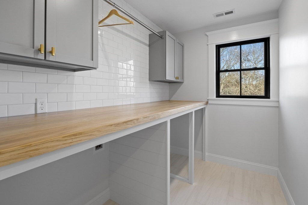 81 Sagamore Street Hamilton, MA 01982 - Photo 24 of 37 an empty room with a window