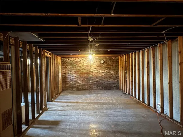 $69,900 | 10418 Quaker Drive, St. Louis, MO 63136