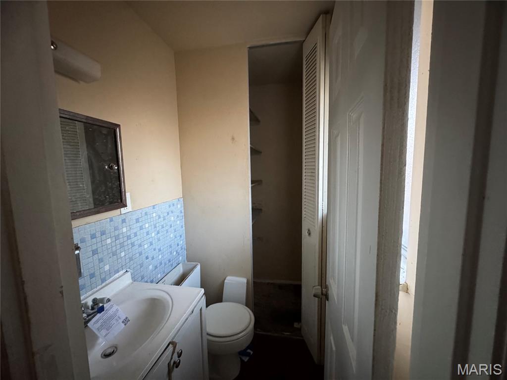 10418 Quaker Drive St. Louis, MO 63136 - Photo 9 of 18