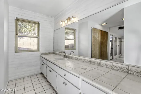 $775,000 | 2308 East Lamar Road, Phoenix, AZ 85016