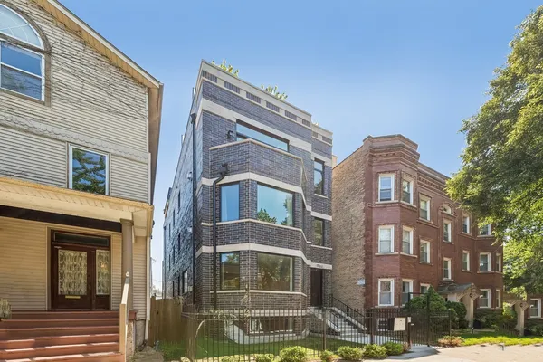 $1,300,000 | 1845 West Waveland Avenue, Unit 1, Chicago, IL 60613