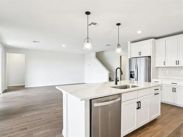 $562,420 | 1713 Draughton Drive, Zephyrhills, FL 33541