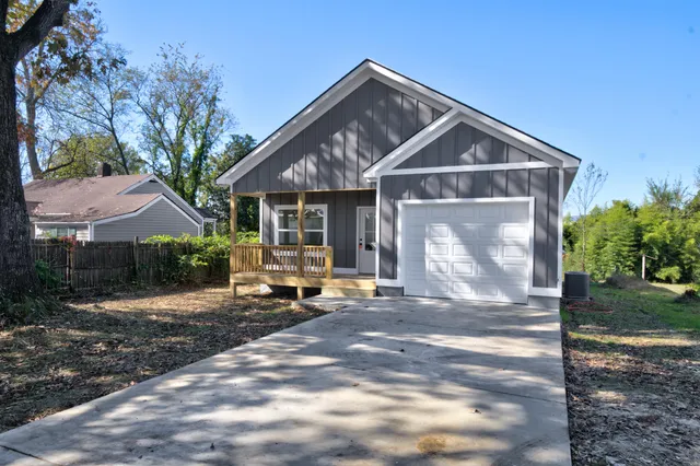 $330,000 | 3105 Wood Avenue, Chattanooga, TN 37406