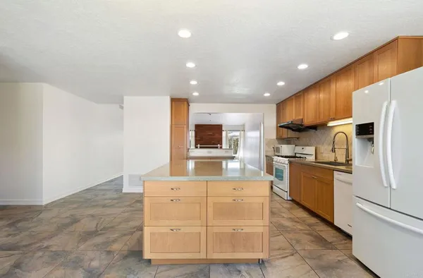 $5,095 | 11413 Surco Drive, San Diego, CA 92126