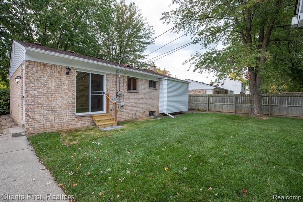 1944 Sheldon Road Canton, MI 48187 - Photo 32 of 35