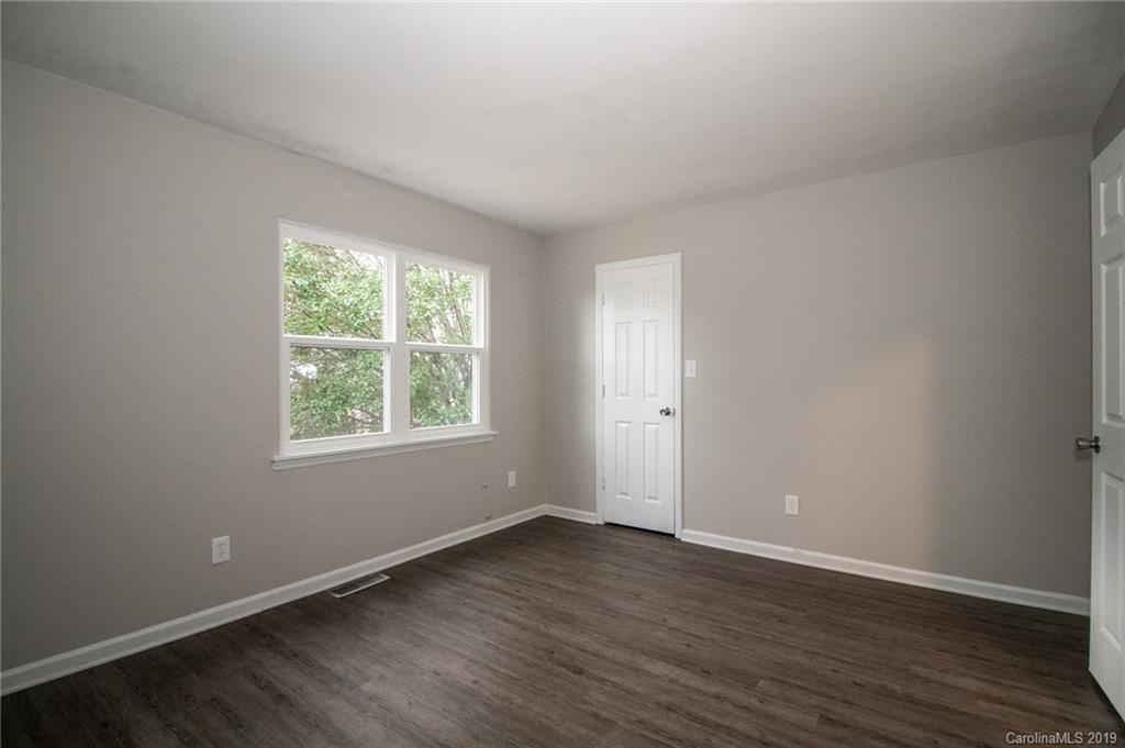 6332 Round Hill Road, Unit 1 Charlotte, NC 28211 - Photo 13 of 19 Gallery Image 13