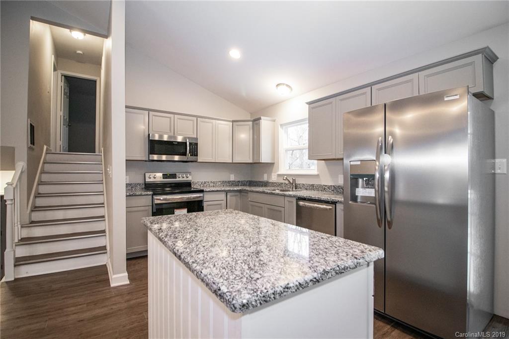 6332 Round Hill Road, Unit 1 Charlotte, NC 28211 - Photo 5 of 19 Gallery Image 5