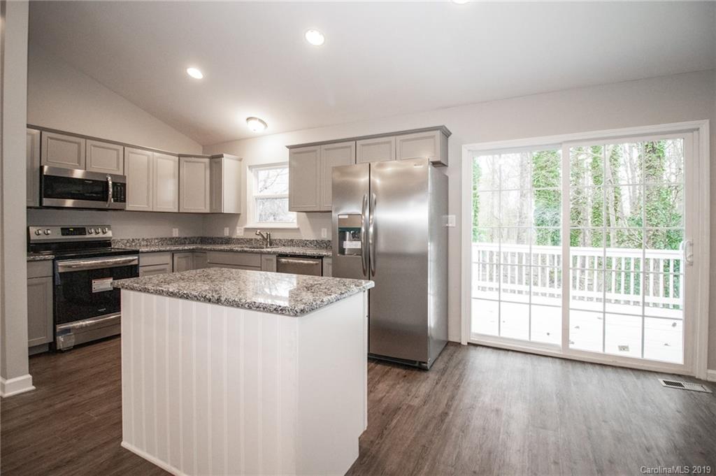6332 Round Hill Road, Unit 1 Charlotte, NC 28211 - Photo 8 of 19 Gallery Image 8