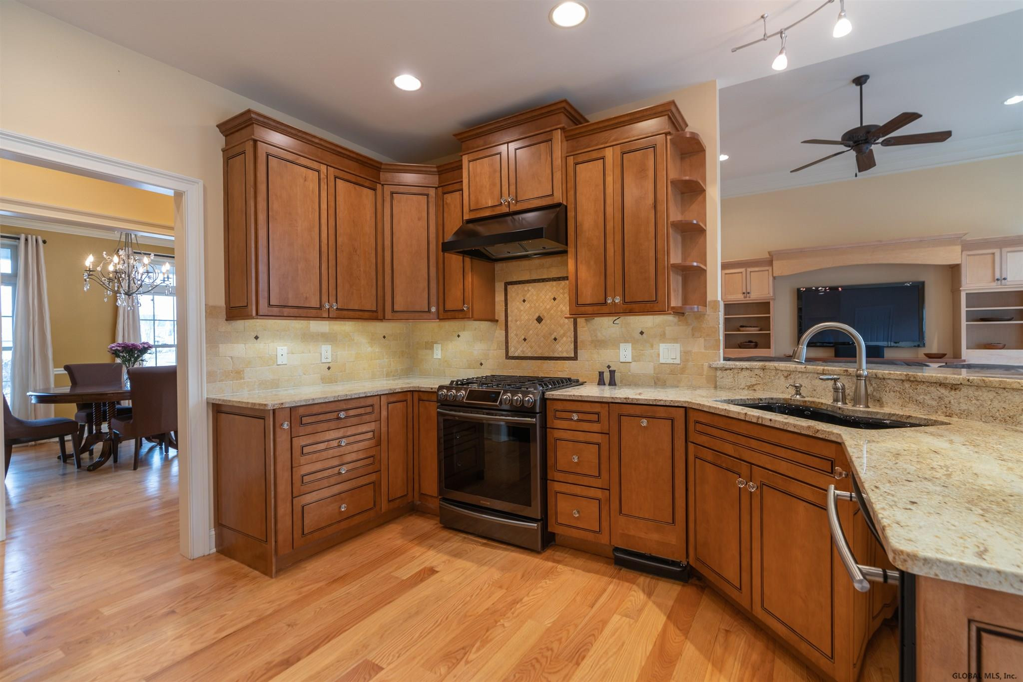 22 Peacham Road Colonie, NY 12189 - Photo 12 of 70 Photo 12