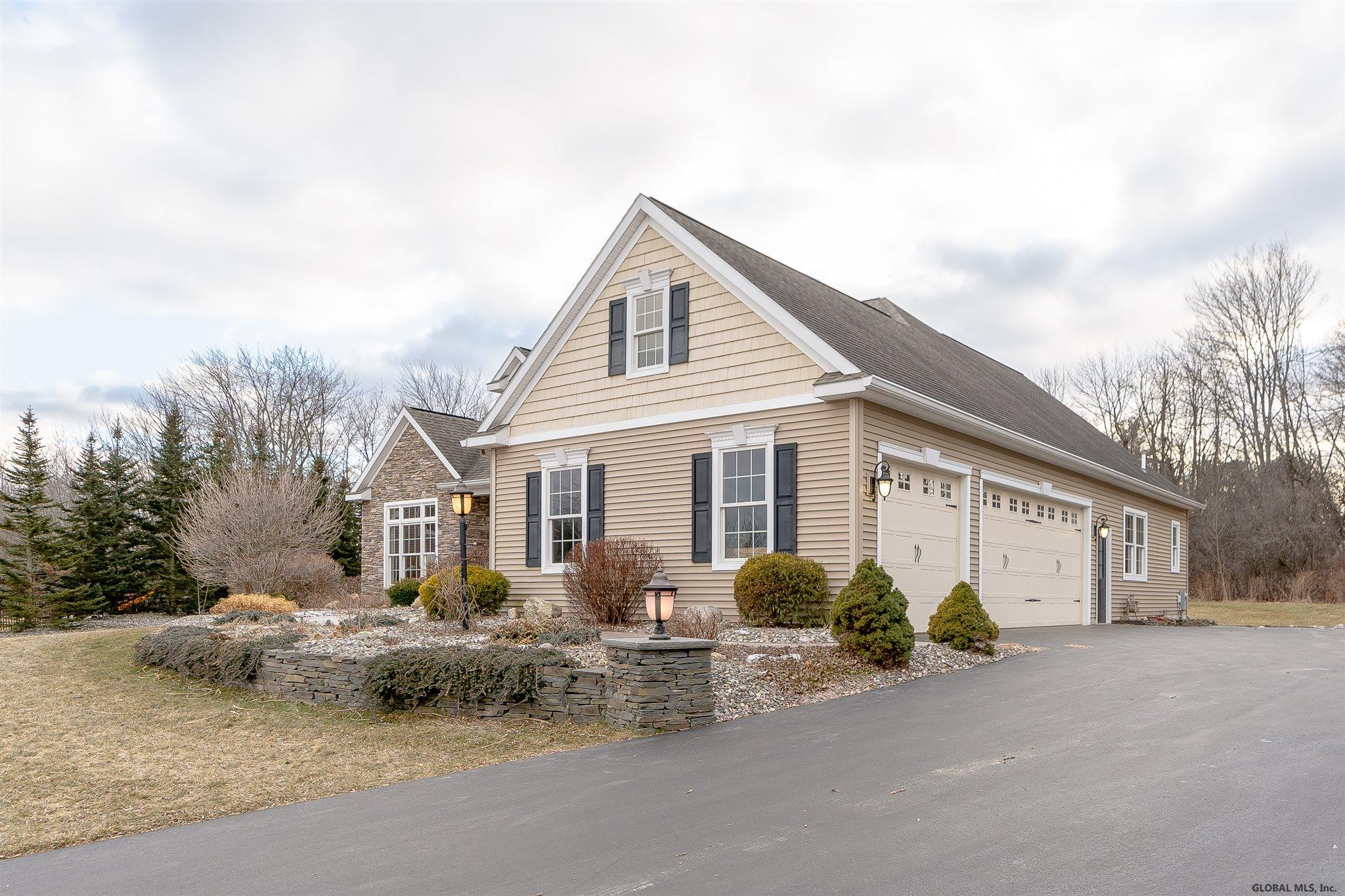 22 Peacham Road Colonie, NY 12189 - Photo 4 of 70 Photo 4