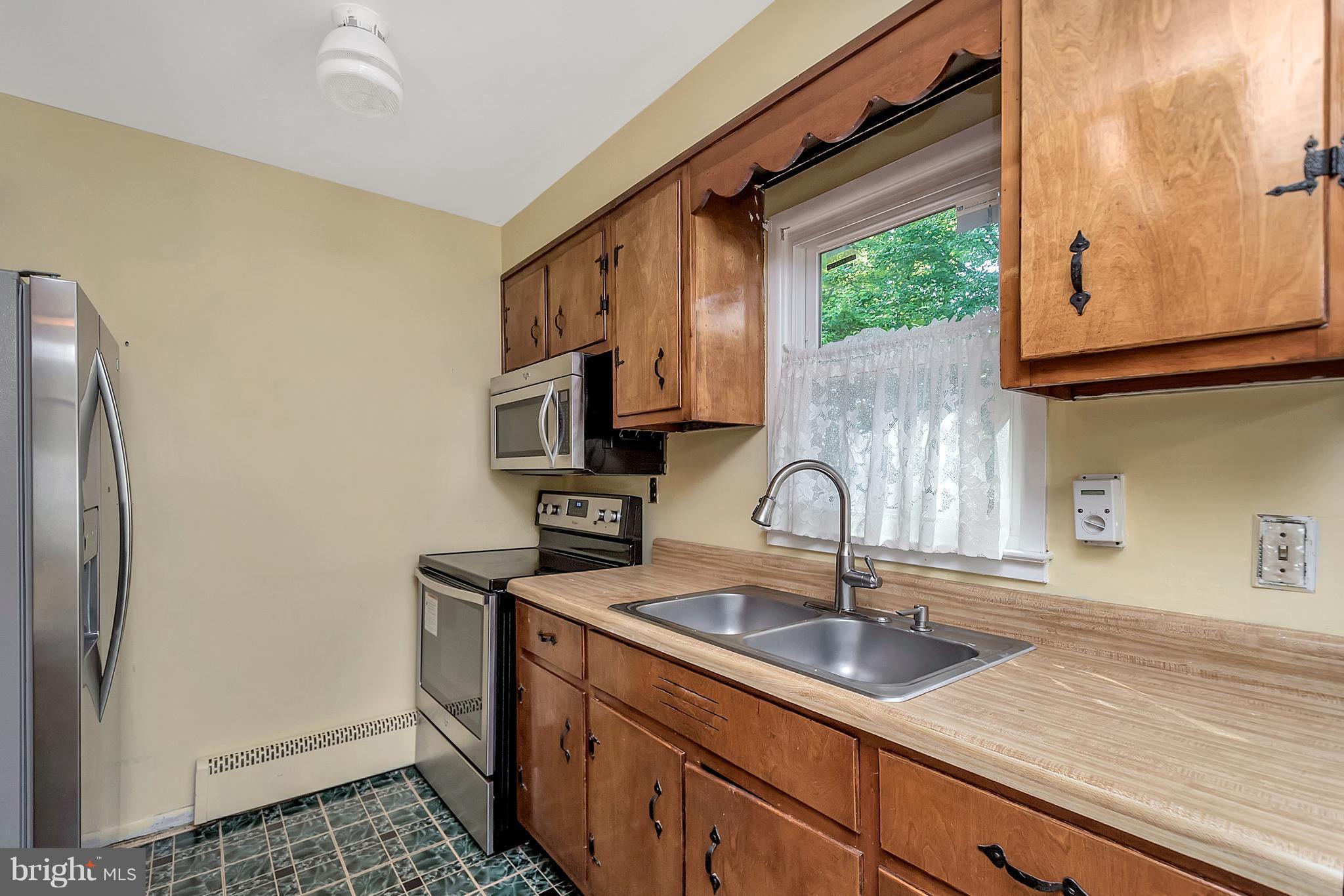 1621 Horner Road Woodbridge, VA 22191 - Photo 11 of 24 Kitchen