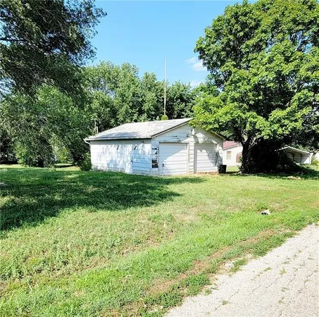 $35,000 | 213 South Pine Street, Colony, KS 66015