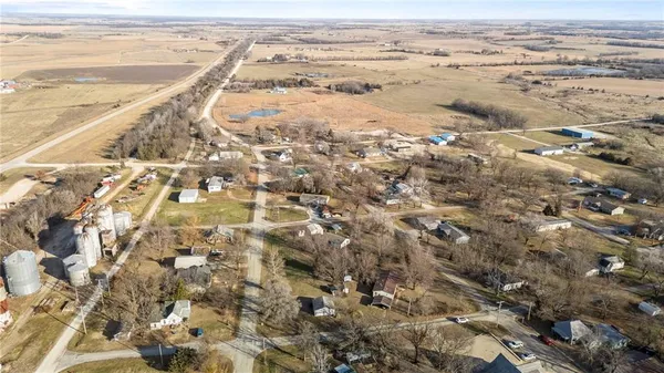 $35,000 | 213 South Pine Street, Colony, KS 66015