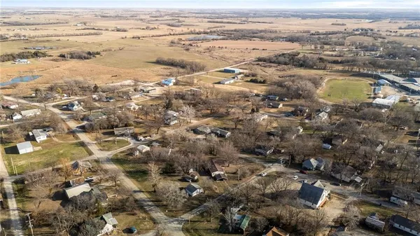 $35,000 | 213 South Pine Street, Colony, KS 66015