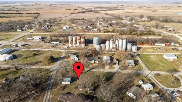 $35,000 | 213 South Pine Street, Colony, KS 66015