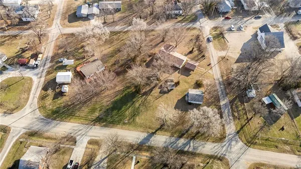 $35,000 | 213 South Pine Street, Colony, KS 66015