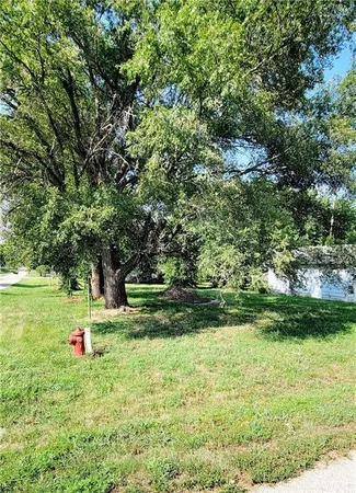 $35,000 | 213 South Pine Street, Colony, KS 66015