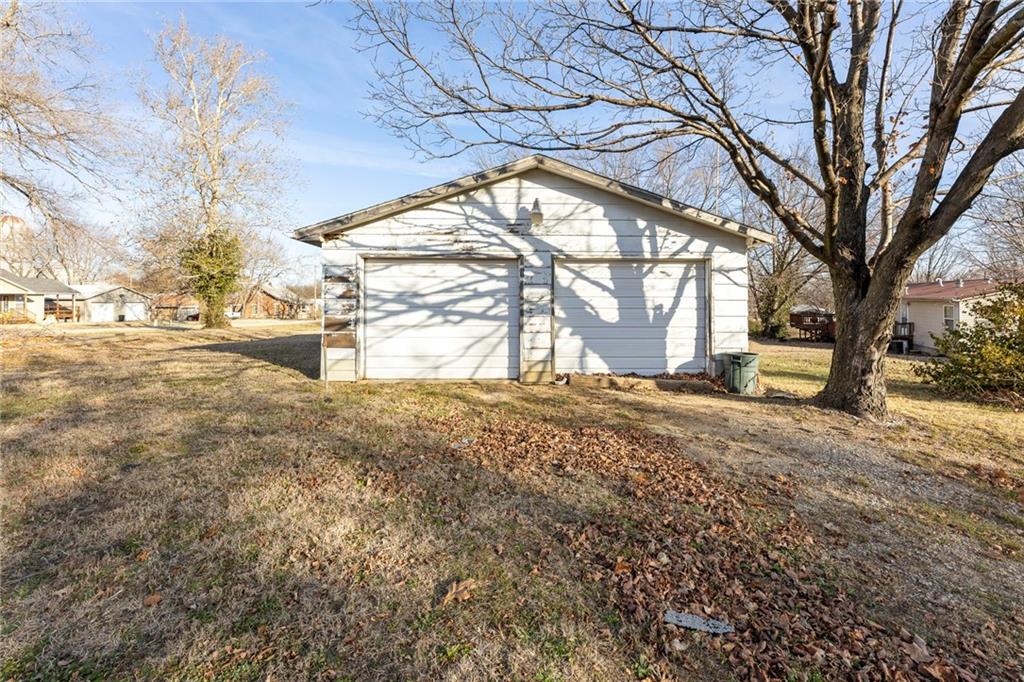 213 South Pine Street Colony, KS 66015 - Photo 9 of 29