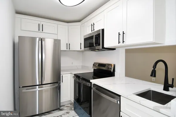 $2,395 | 113 North Fayette Street, Unit 3, Alexandria, VA 22314