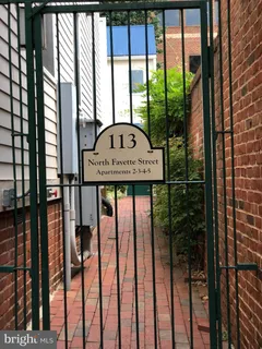 $2,695 | 113 North Fayette Street, Unit 3, Alexandria, VA 22314