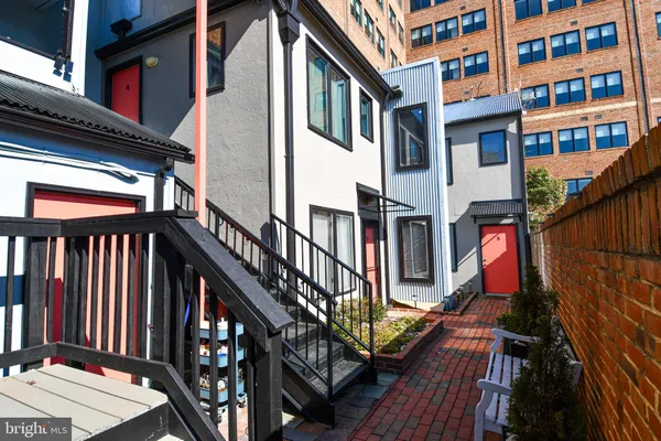 $2,395 | 113 North Fayette Street, Unit 3, Alexandria, VA 22314