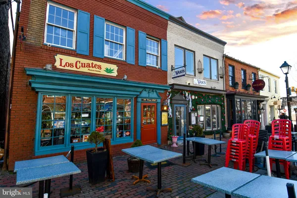 $2,395 | 113 North Fayette Street, Unit 3, Alexandria, VA 22314