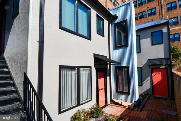 $2,395 | 113 North Fayette Street, Unit 3, Alexandria, VA 22314