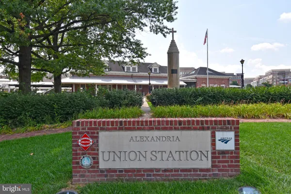 $2,395 | 113 North Fayette Street, Unit 3, Alexandria, VA 22314