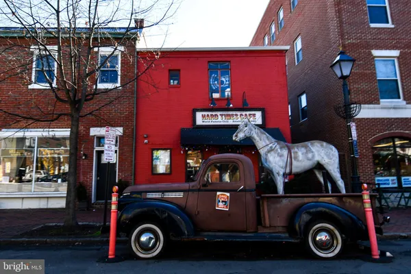 $2,345 | 113 North Fayette Street, Unit 3, Alexandria, VA 22314