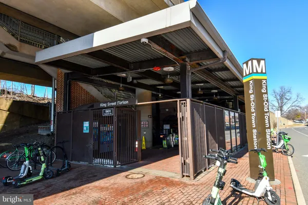 $2,395 | 113 North Fayette Street, Unit 3, Alexandria, VA 22314