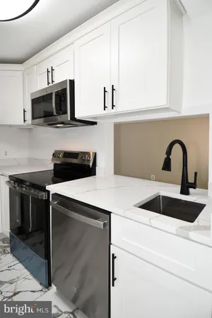 $2,395 | 113 North Fayette Street, Unit 3, Alexandria, VA 22314