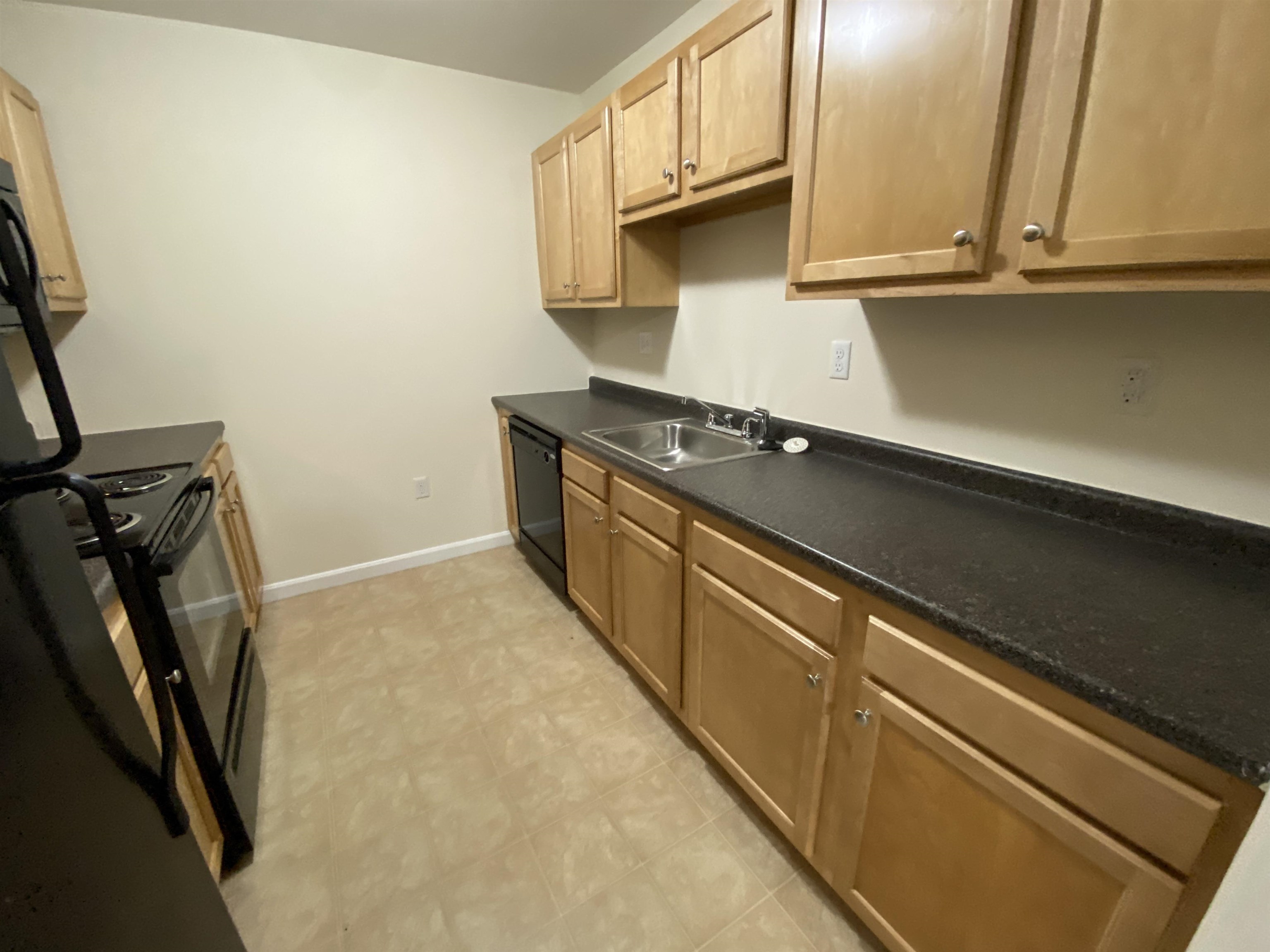20 Sentinel Court, Unit 306 Manchester, NH 03103 - Photo 11 of 40